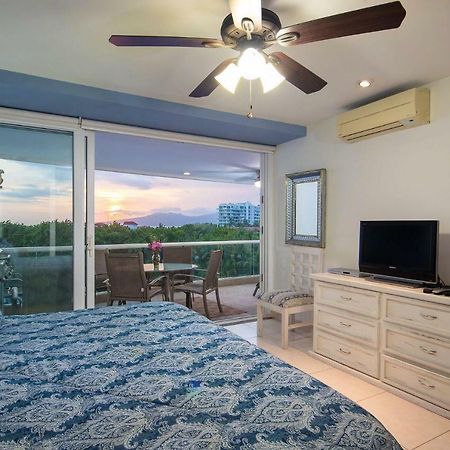 Breathtaking Villa Magna Beachfront Condo, 3 Bedrooms Sleeps 6 Нуево Валярта Екстериор снимка