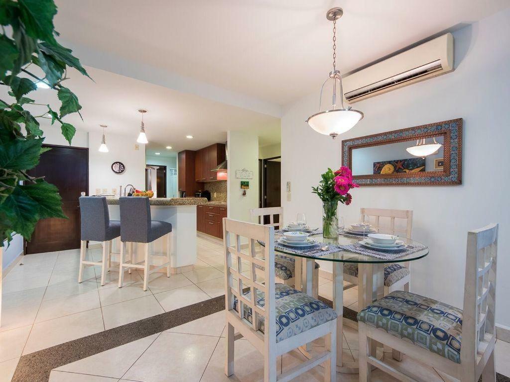 Breathtaking Villa Magna Beachfront Condo, 3 Bedrooms Sleeps 6 Нуево Валярта Екстериор снимка